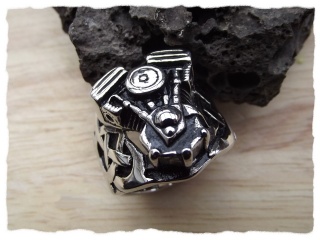 Biker Ring "V2 Motor" aus Edelstahl US14/72